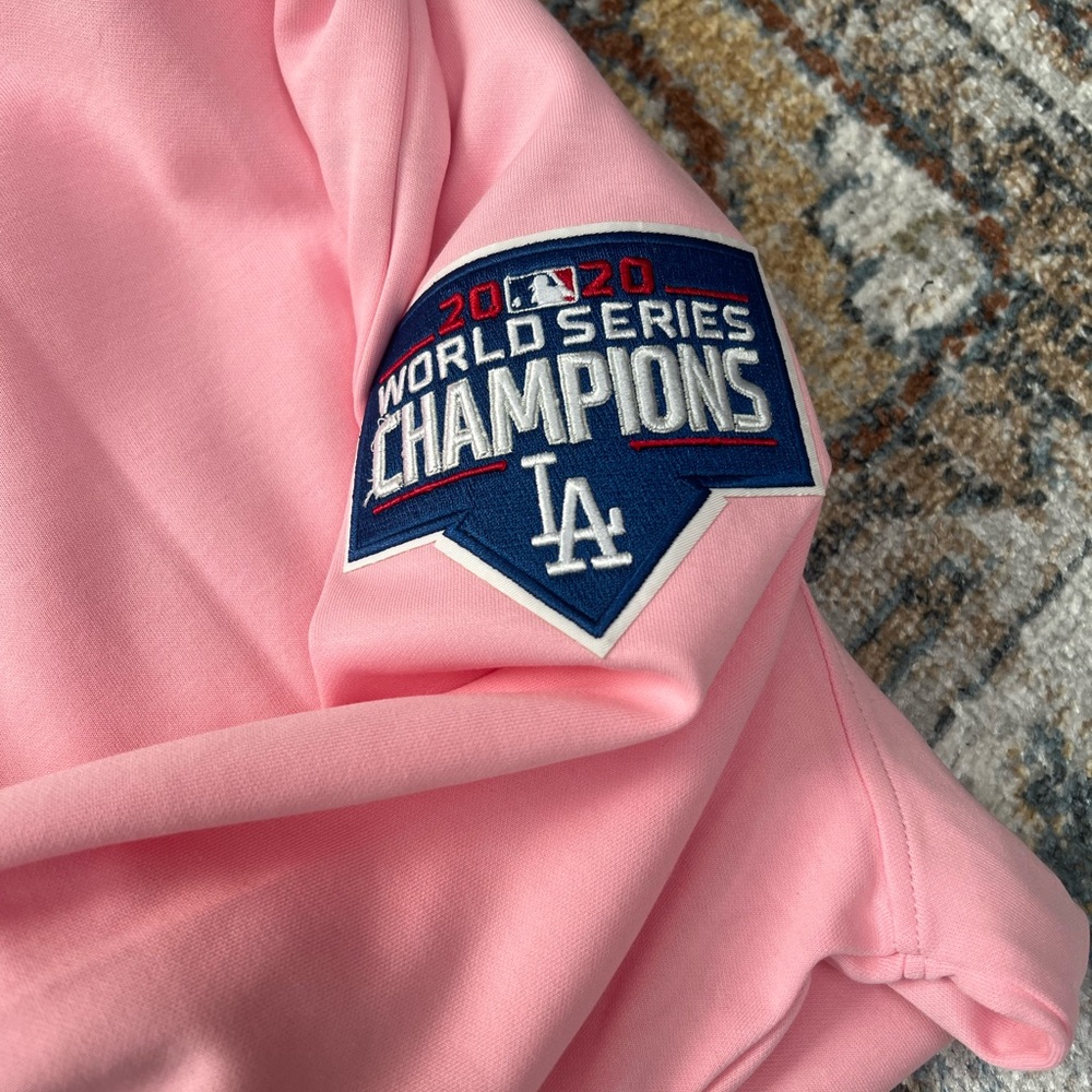 Pink Women's Los Angeles Dodgers zip up hoodie with Blue Logo - Picture 7 of 9